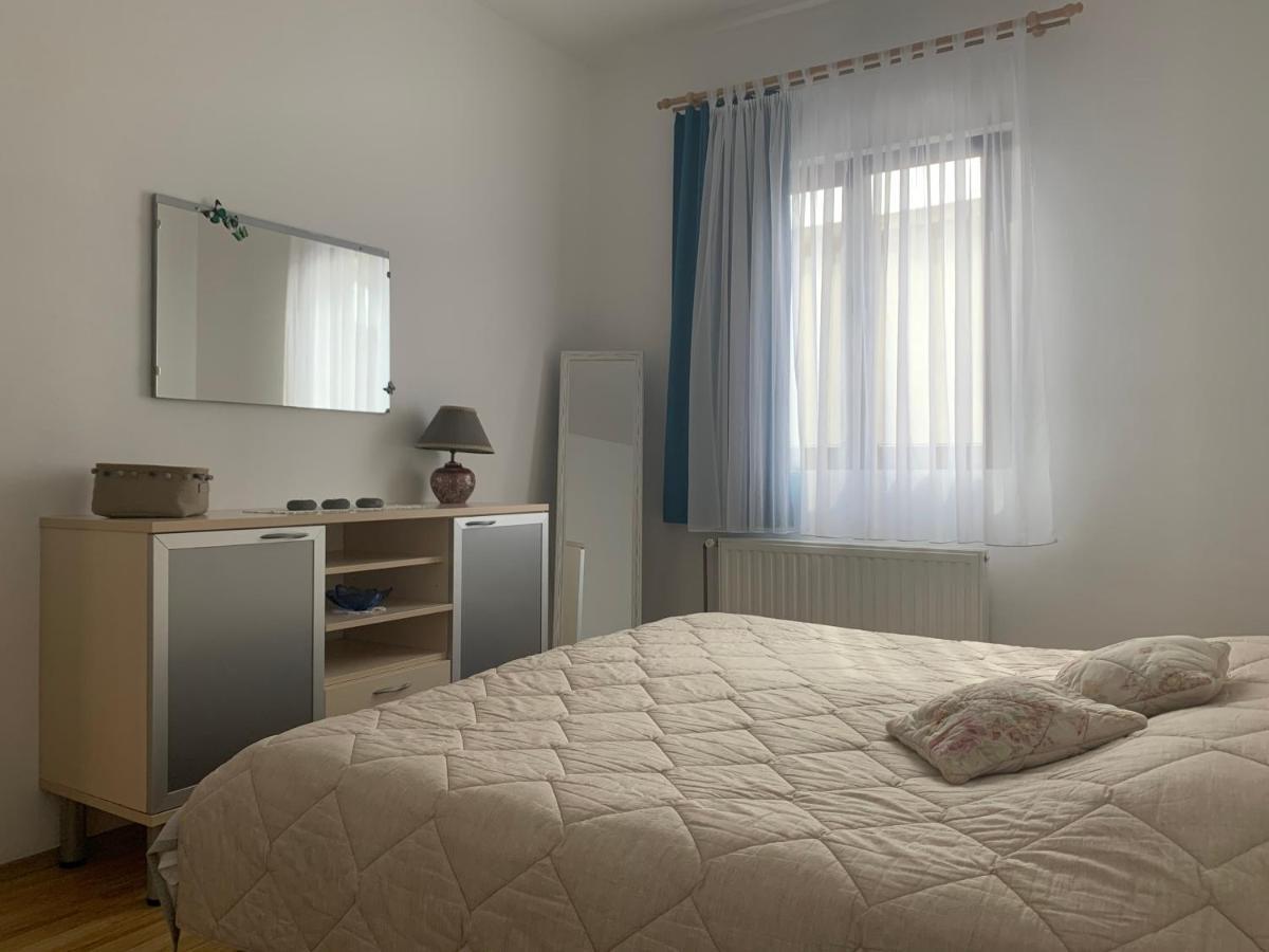 Apartmani Spomenka Seline Exterior foto