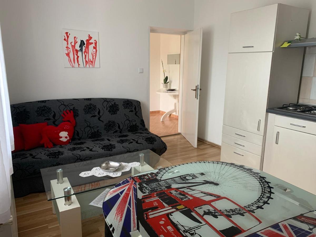 Apartmani Spomenka Seline Exterior foto