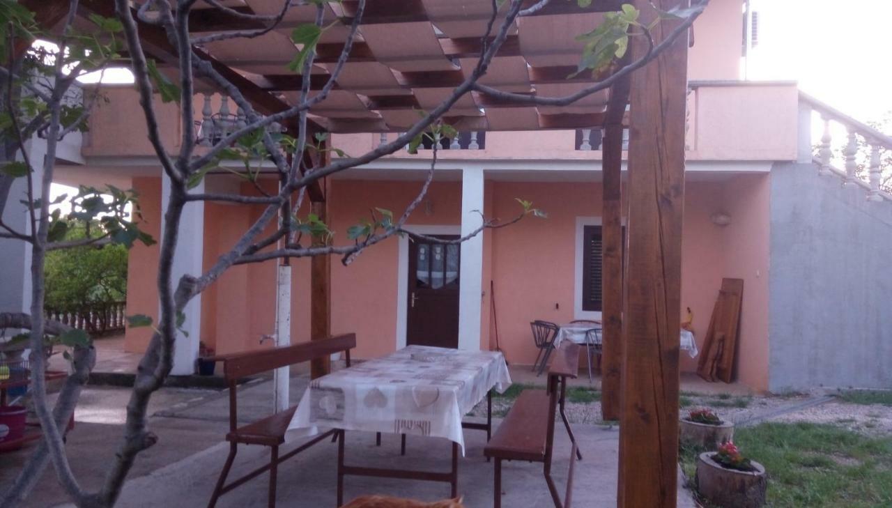 Apartmani Spomenka Seline Exterior foto