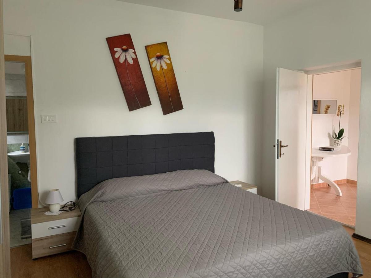 Apartmani Spomenka Seline Exterior foto