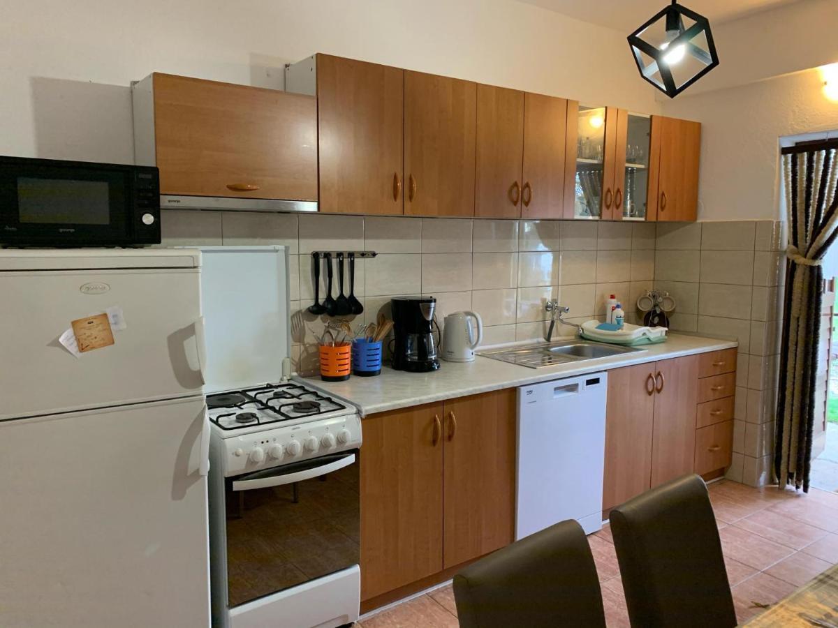 Apartmani Spomenka Seline Exterior foto